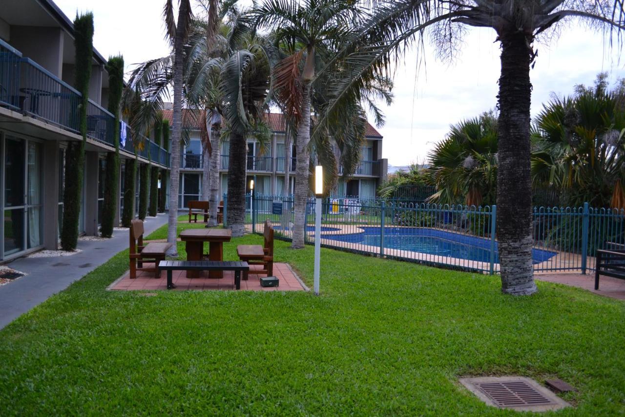 Motel 98 Rockhampton Exterior photo